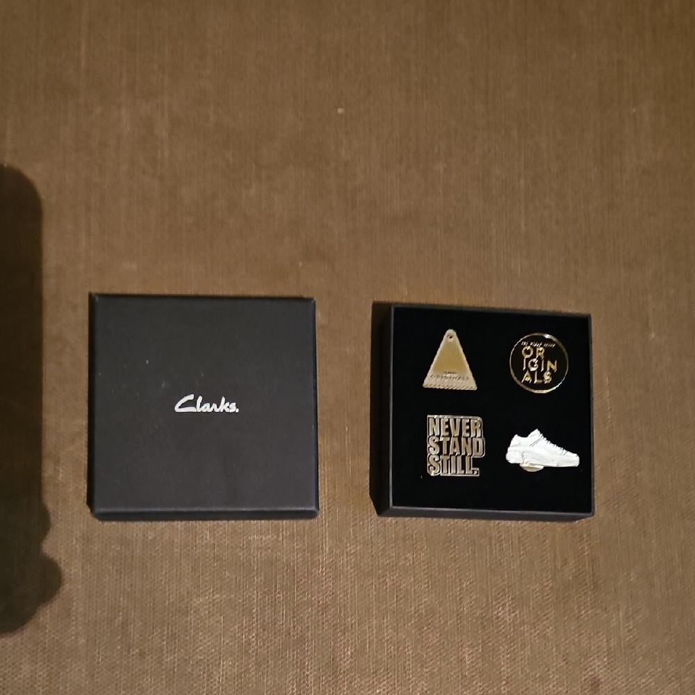 Clarks Pin Set - Picture 2 of 4
